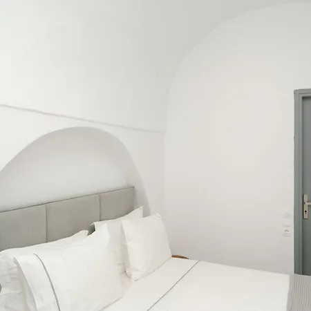 Anemos Family Fira (Santorini)