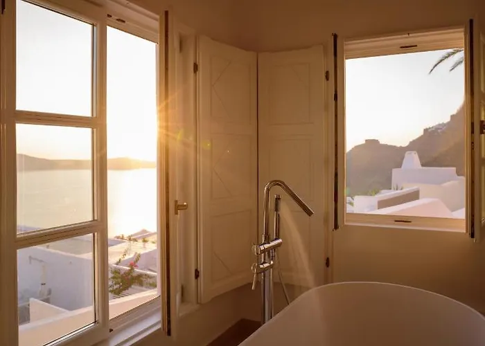 Anemos Family Fira (Santorini)