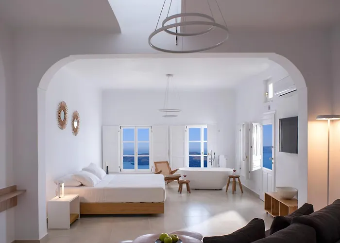 Anemos Family Fira (Santorini)