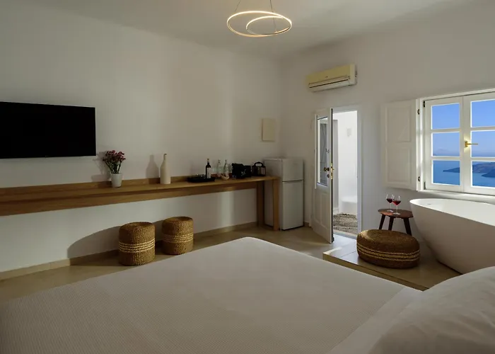 Anemos Family Fira (Santorini)