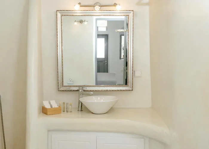 Anemos Family Fira (Santorini)