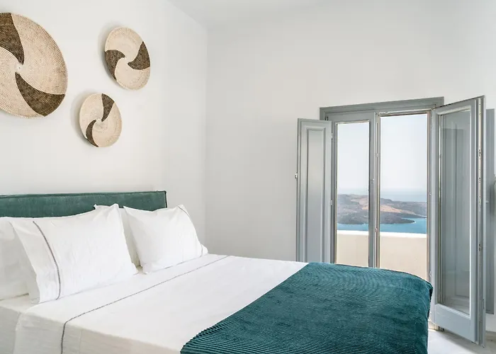 Anemos Family Fira (Santorini)