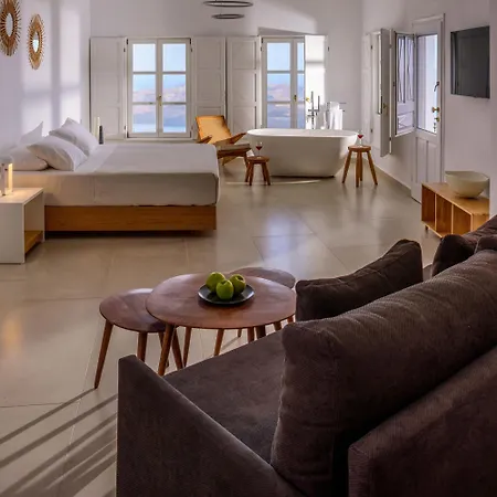 Anemos Family Fira (Santorini)